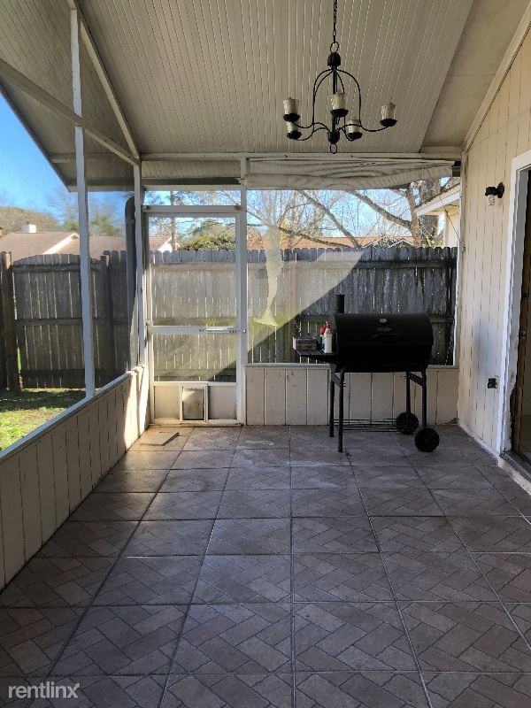 664 Radnor Ln - Photo 2 of 10