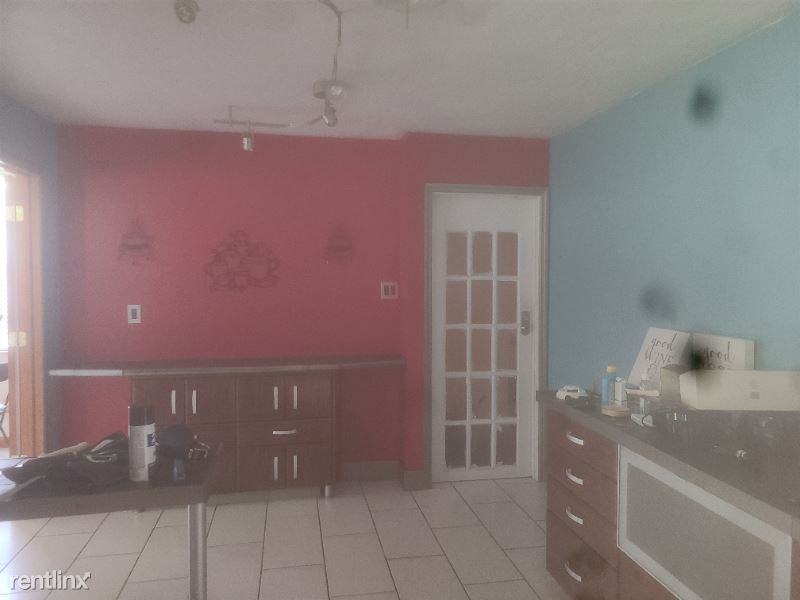 420 Sheraton Dr - Photo 2 of 4