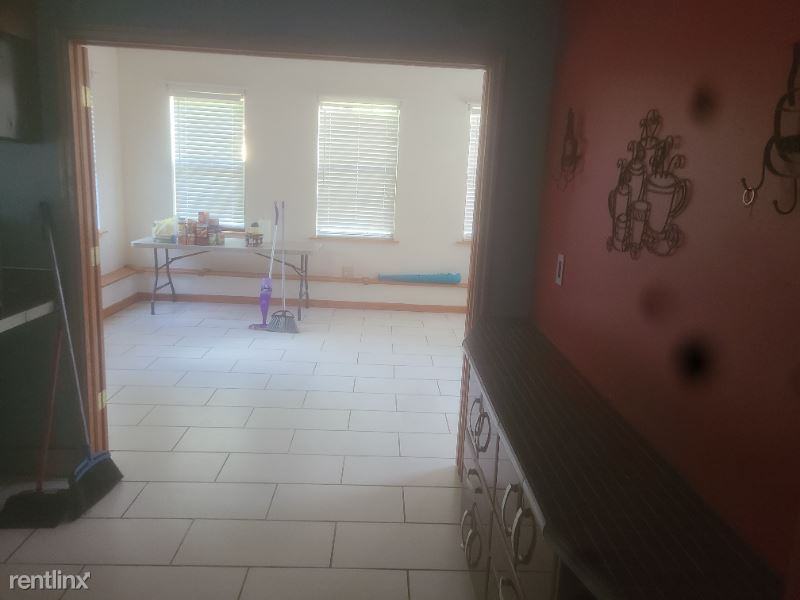 420 Sheraton Dr - Photo 3 of 4