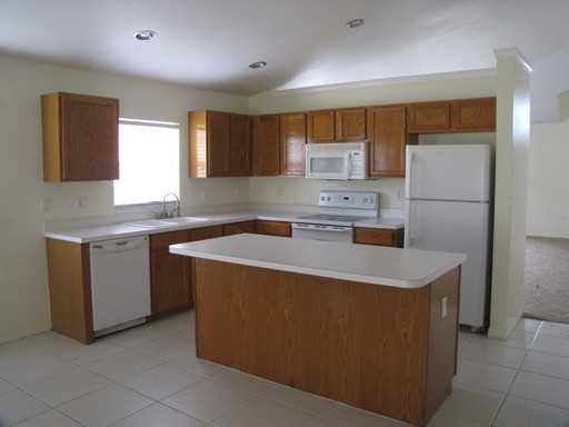 1762 Holton Rd - Photo 3 of 8