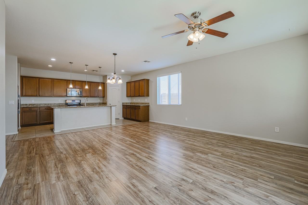 23664 S 209th Ct - Photo 4 of 31