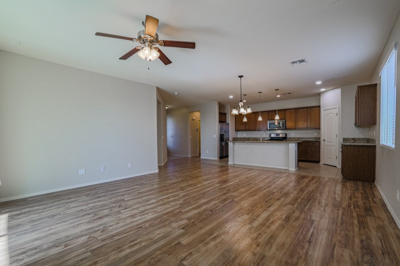 23664 S 209th Ct - Photo 5 of 31
