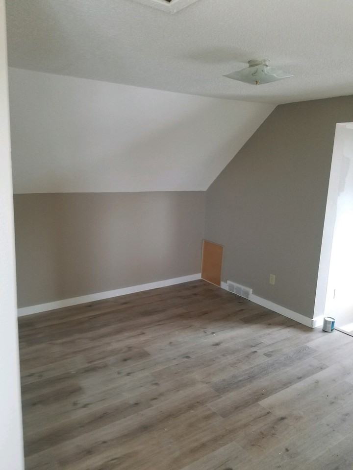 125 W Wisconsin Ave - Photo 2 of 4