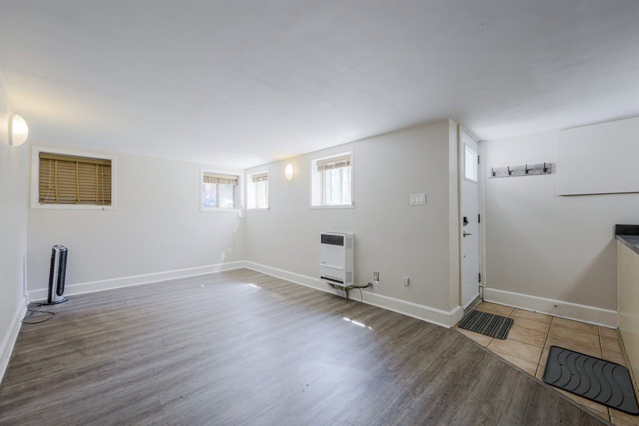 307 Greenwood Ave - Photo 3 of 16
