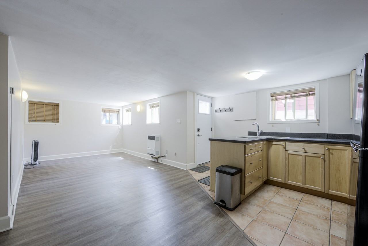 307 Greenwood Ave - Photo 2 of 16