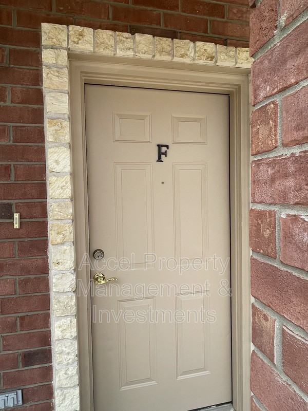 201 Gastel Cir - Photo 2 of 10