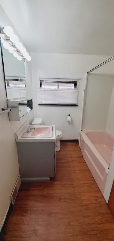 1525 Plum St - Photo 2 of 11