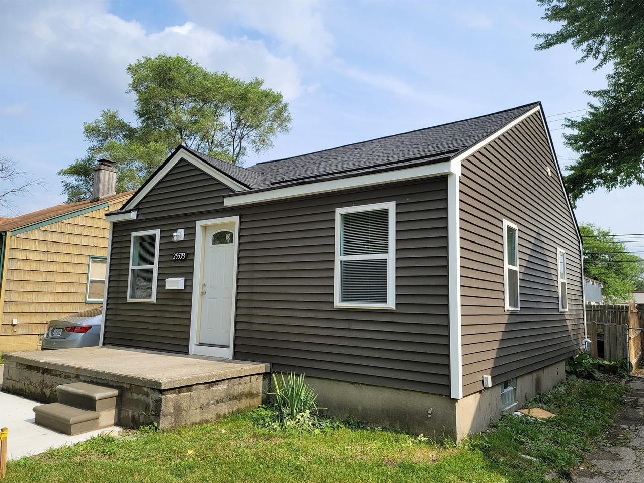 25593 Student #1 - Photo 2 of 26