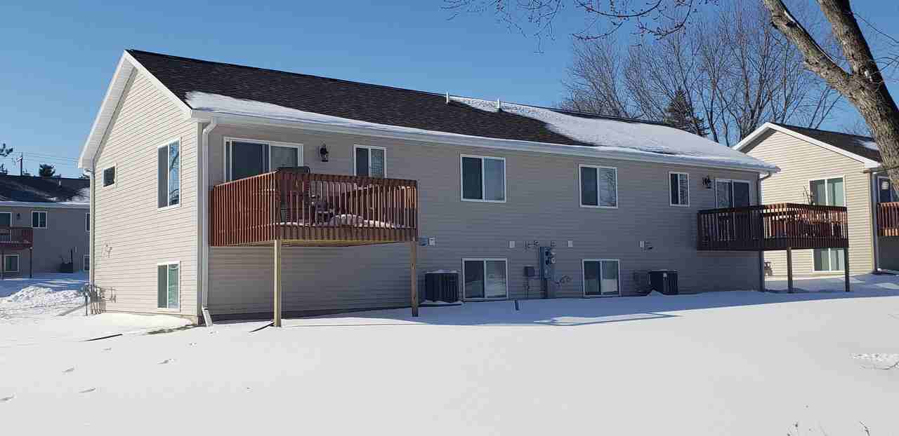 924 Waters Edge Court - Photo 3 of 23