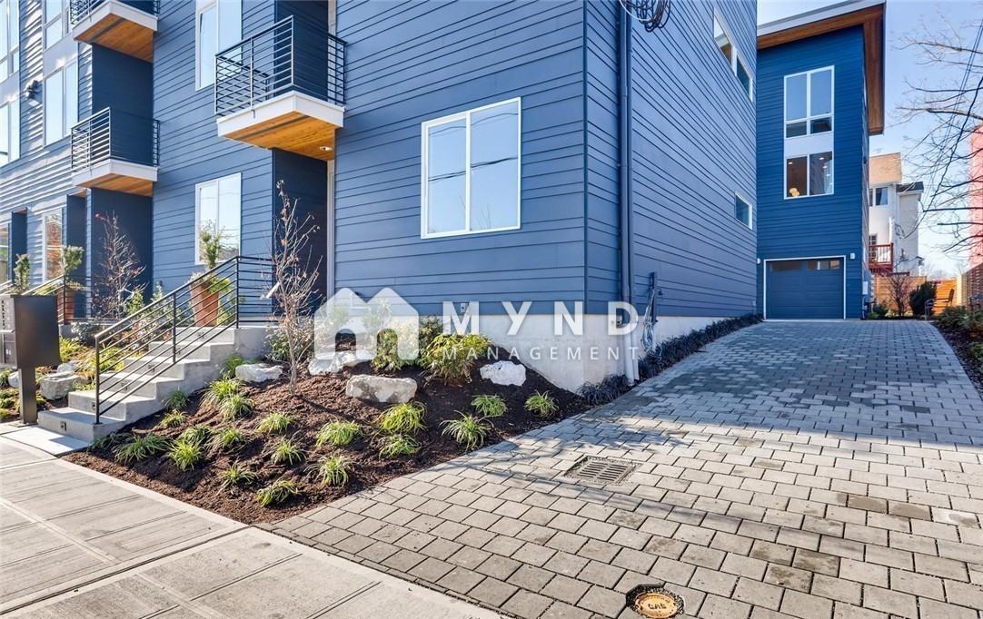 7023 42nd Ave S - Photo 2 of 4