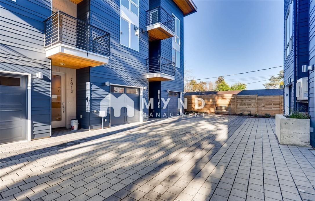 7023 42nd Ave S - Photo 3 of 4
