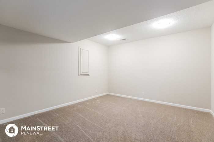 1501 N 9th St E - Photo 3 of 5