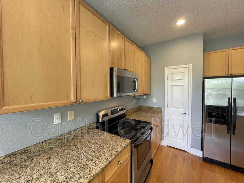 4501 Bay Spring Ct - Photo 4 of 47