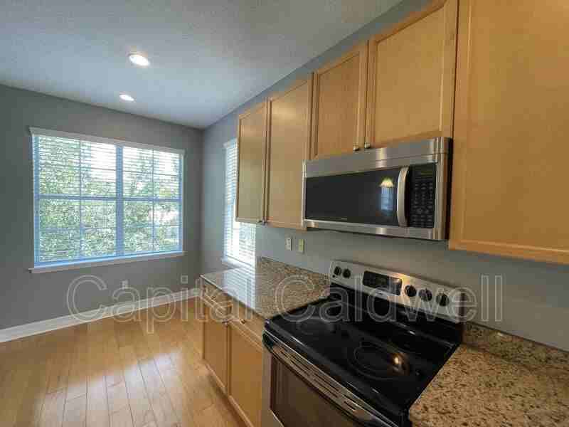 4501 Bay Spring Ct - Photo 6 of 47