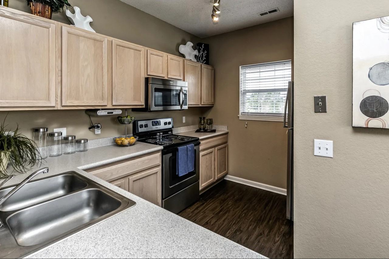 Autumn Grove Apartments - Photo 4 of 12