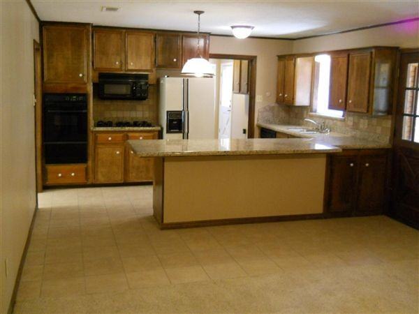 1020 Guadalupe Dr - Photo 3 of 9