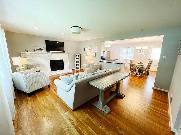 517 Greenlawn Dr - Photo 2 of 15