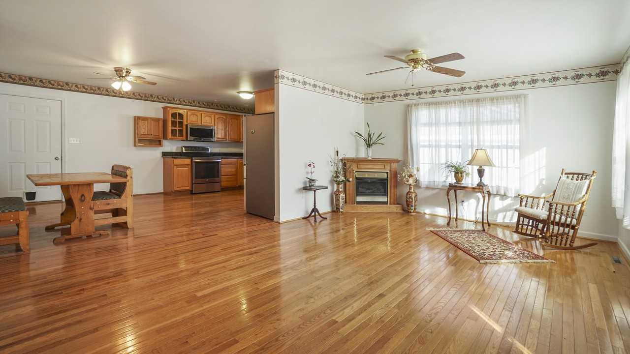 23 Young Ave - Photo 2 of 15