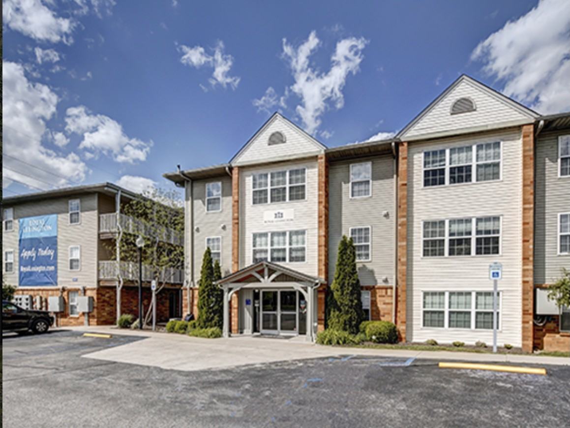 695 Winnie St - Photo 2 of 15