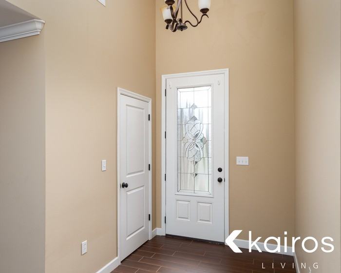 240 Camelot Way - Photo 3 of 22