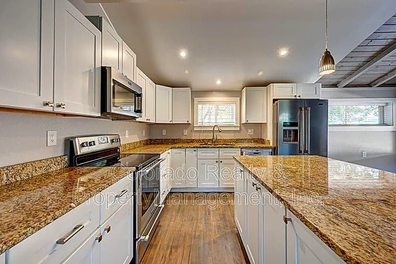 1595 S Bellaire St - Photo 2 of 36