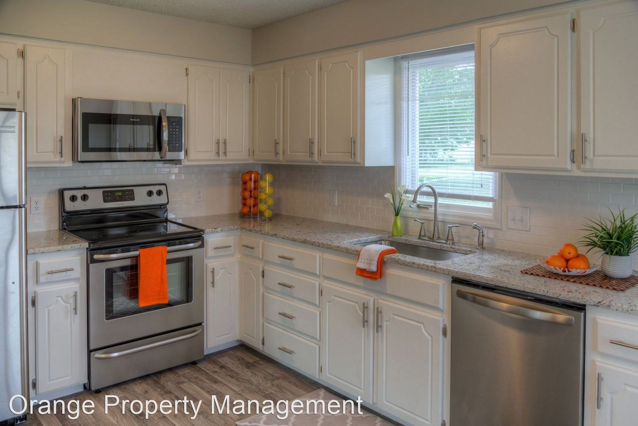 3305 S 133rd St - Photo 3 of 35