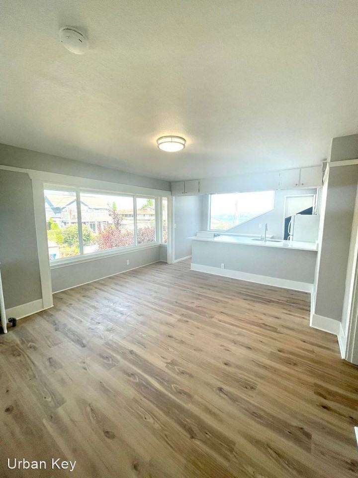 1330 California Ave SW - Photo 3 of 17