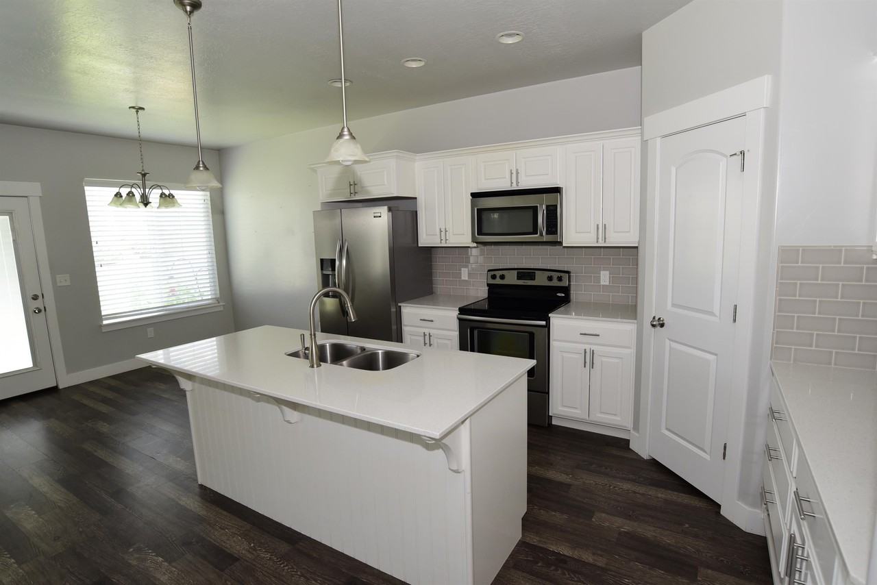 15355 S Tarawa Dr #1 - Photo 3 of 21