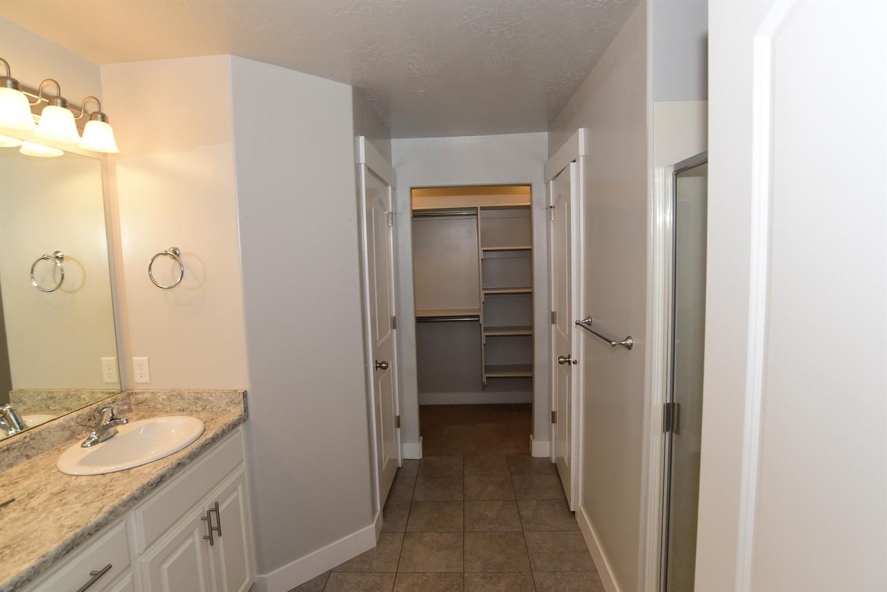 15355 S Tarawa Dr #1 - Photo 5 of 21