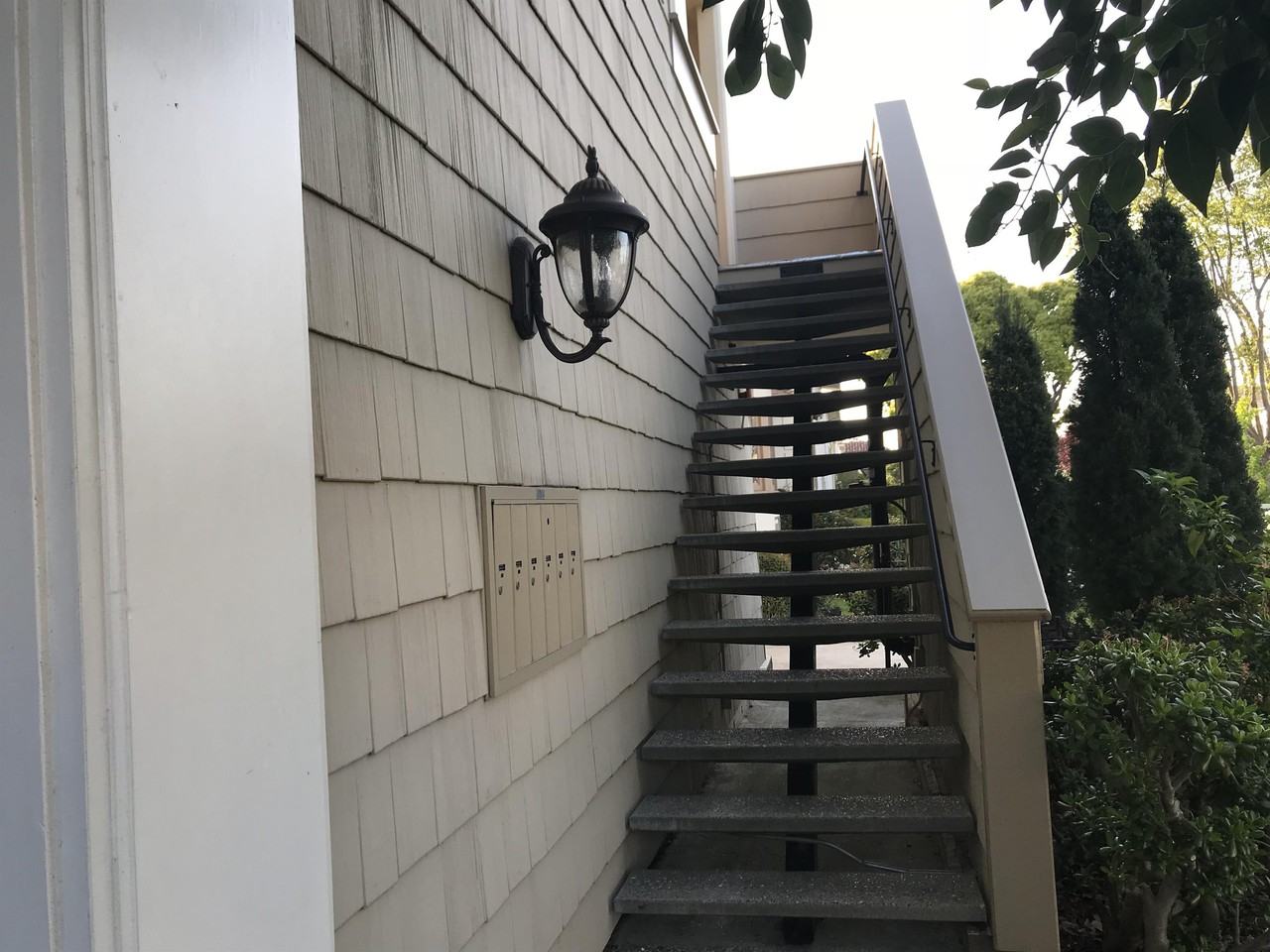 1117 Laguna Ave #2 - Photo 2 of 24