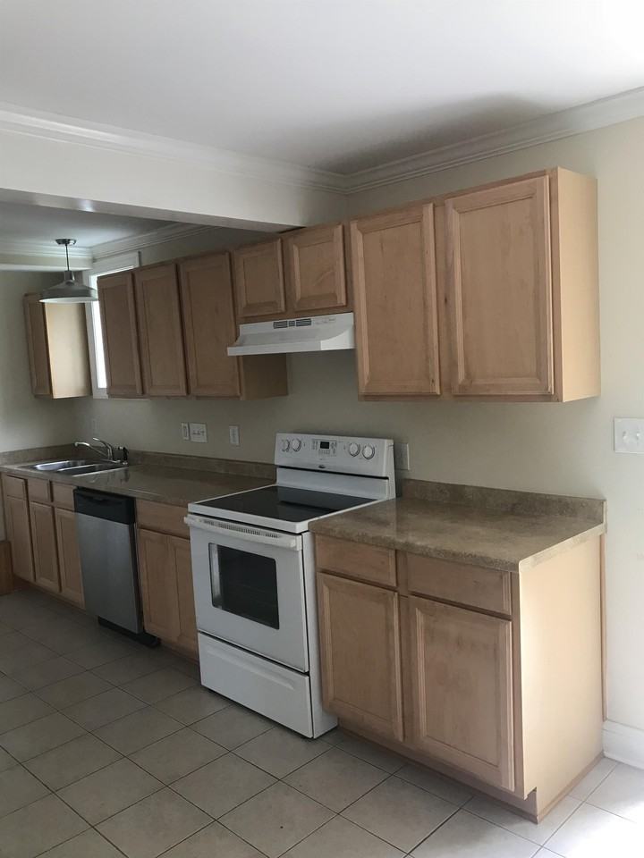 1529 Thomas Ave #C - Photo 6 of 21