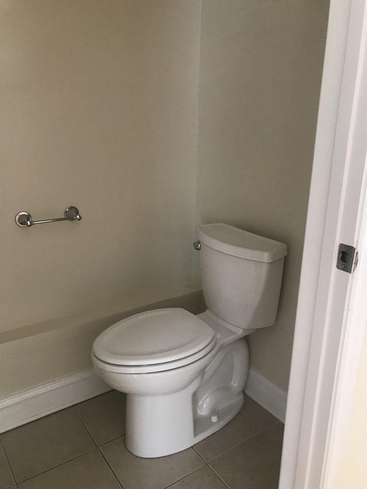 1529 Thomas Ave #C - Photo 7 of 20