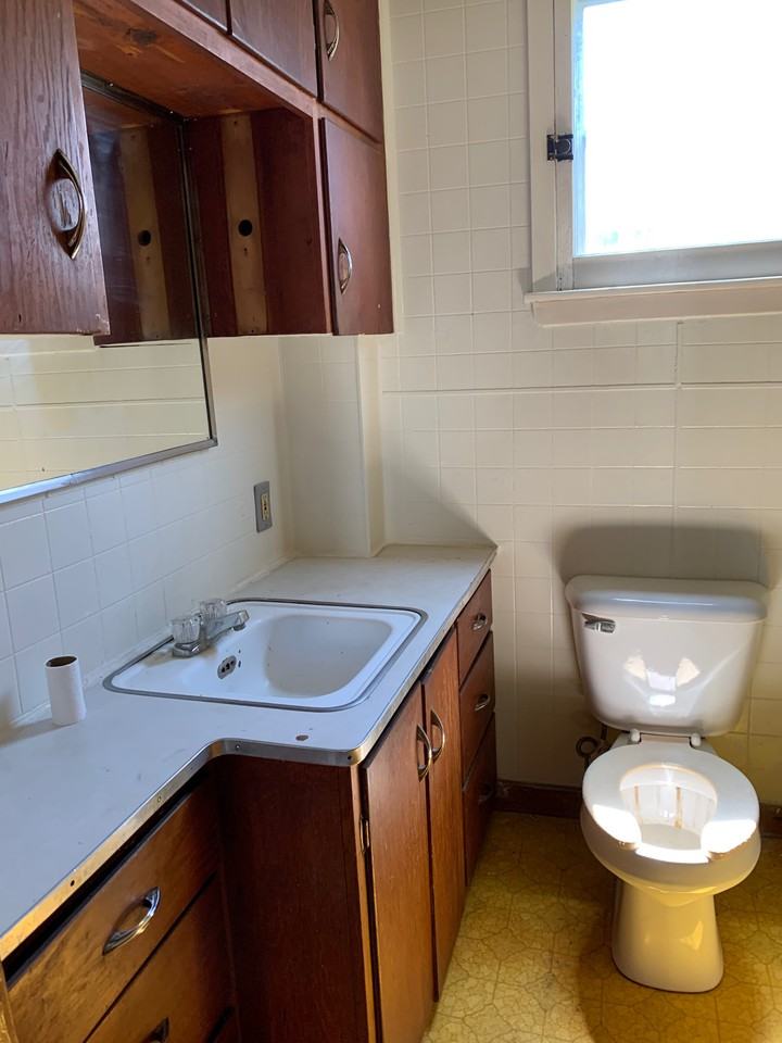 827 W 3rd St #4 - Photo 2 of 5