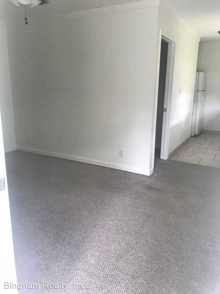 1 Bedroom Studio Style Apartment Apartments 37618 8th Ave