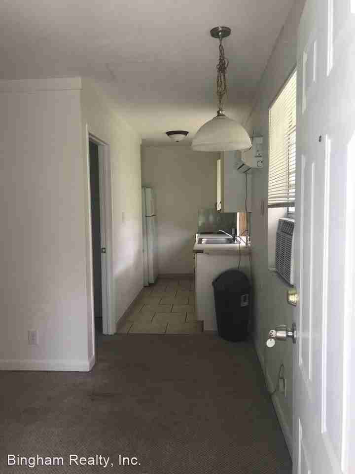 1 Bedroom Studio Style Apartment Apartments 37618 8th Ave
