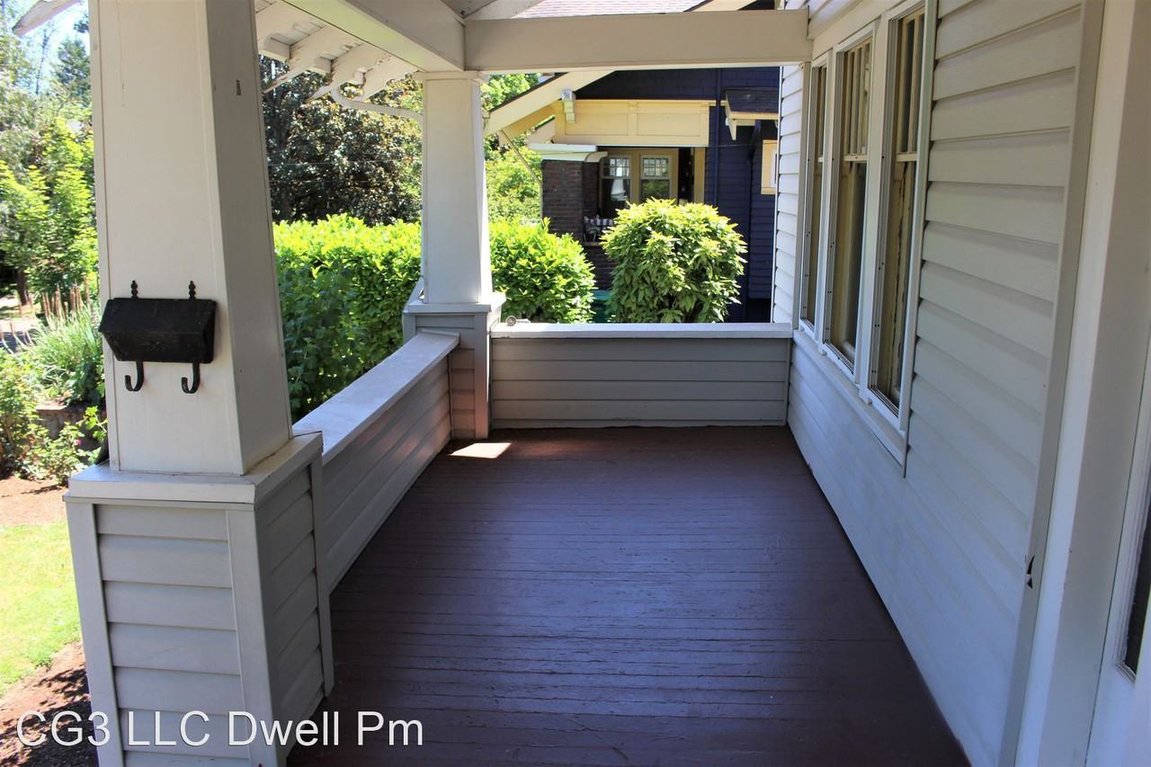 3027 Ne 11th Ave - Photo 2 of 24