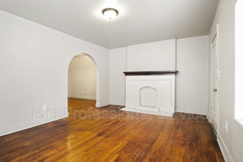 1208 N Barnes Ave - Photo 3 of 10