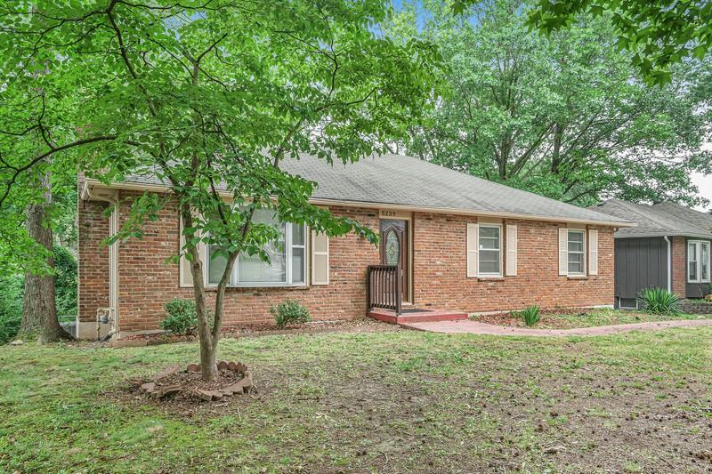 5239 N Virginia Ave - Photo 2 of 20