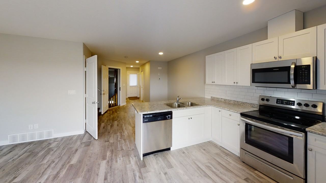 9516C 113 Avenue - Photo 2 of 10