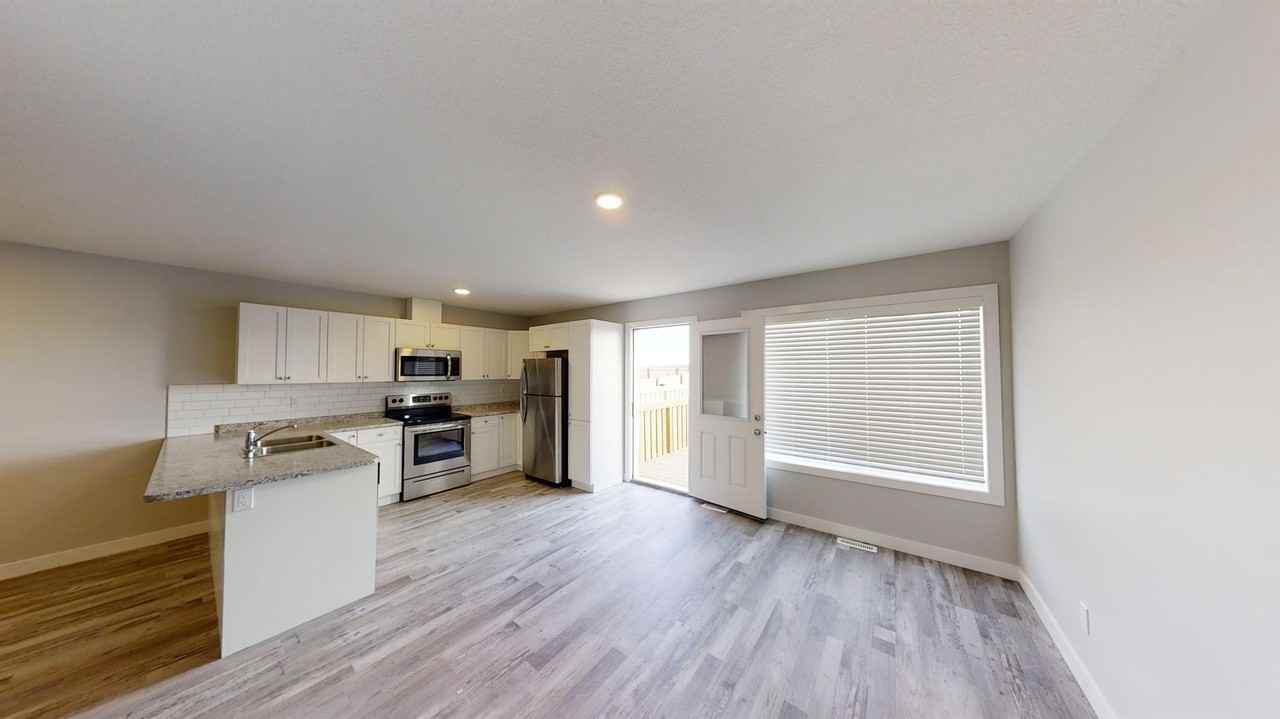 9516C 113 Avenue - Photo 3 of 10