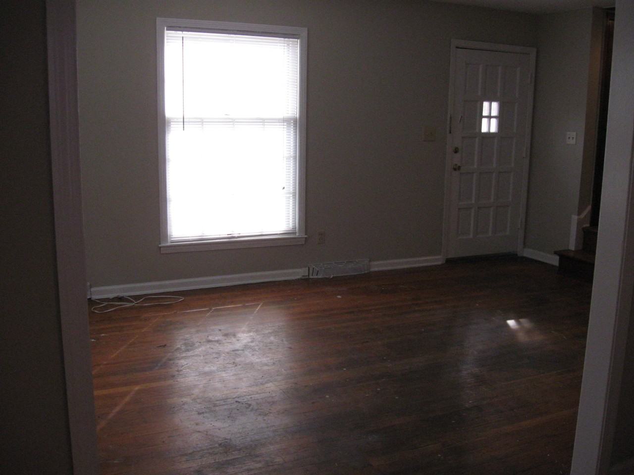 6646 Floyd St - Photo 2 of 4