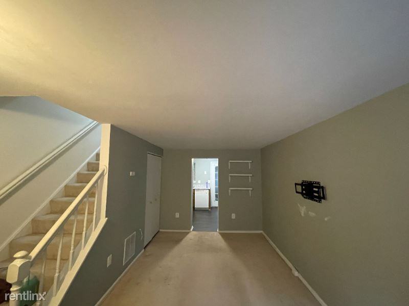 34 Palmer Ct - Photo 2 of 9