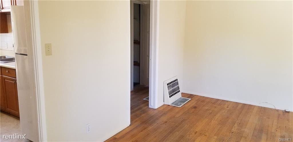 5779 Enfield Ave - Photo 2 of 12