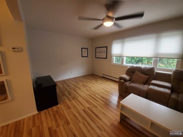 747 747 Riverside Avenue B4 - Photo 3 of 13