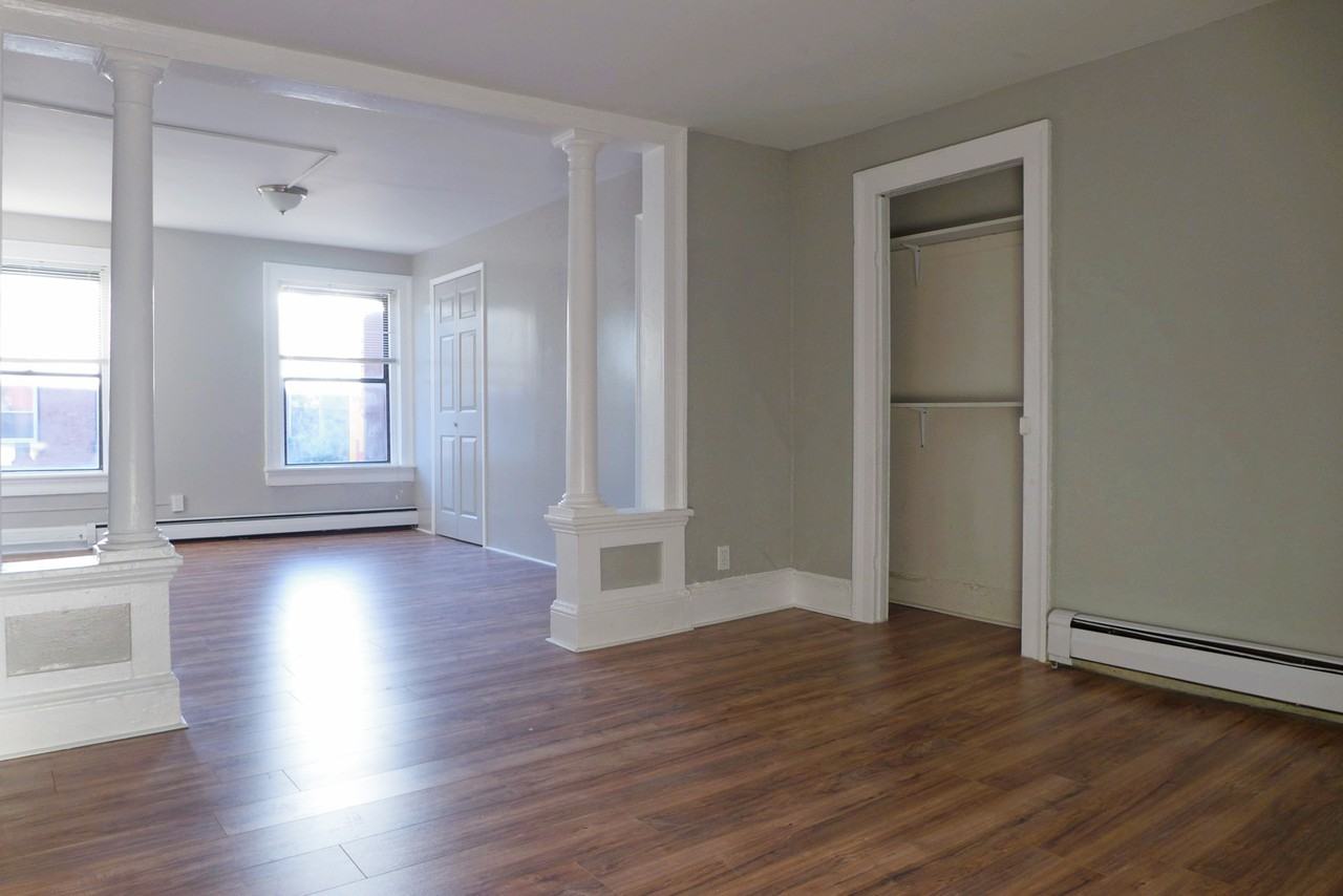 148 4th St #3 - Photo 2 of 11