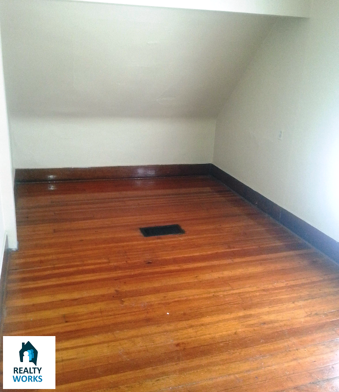 2424 W - Photo 2 of 5