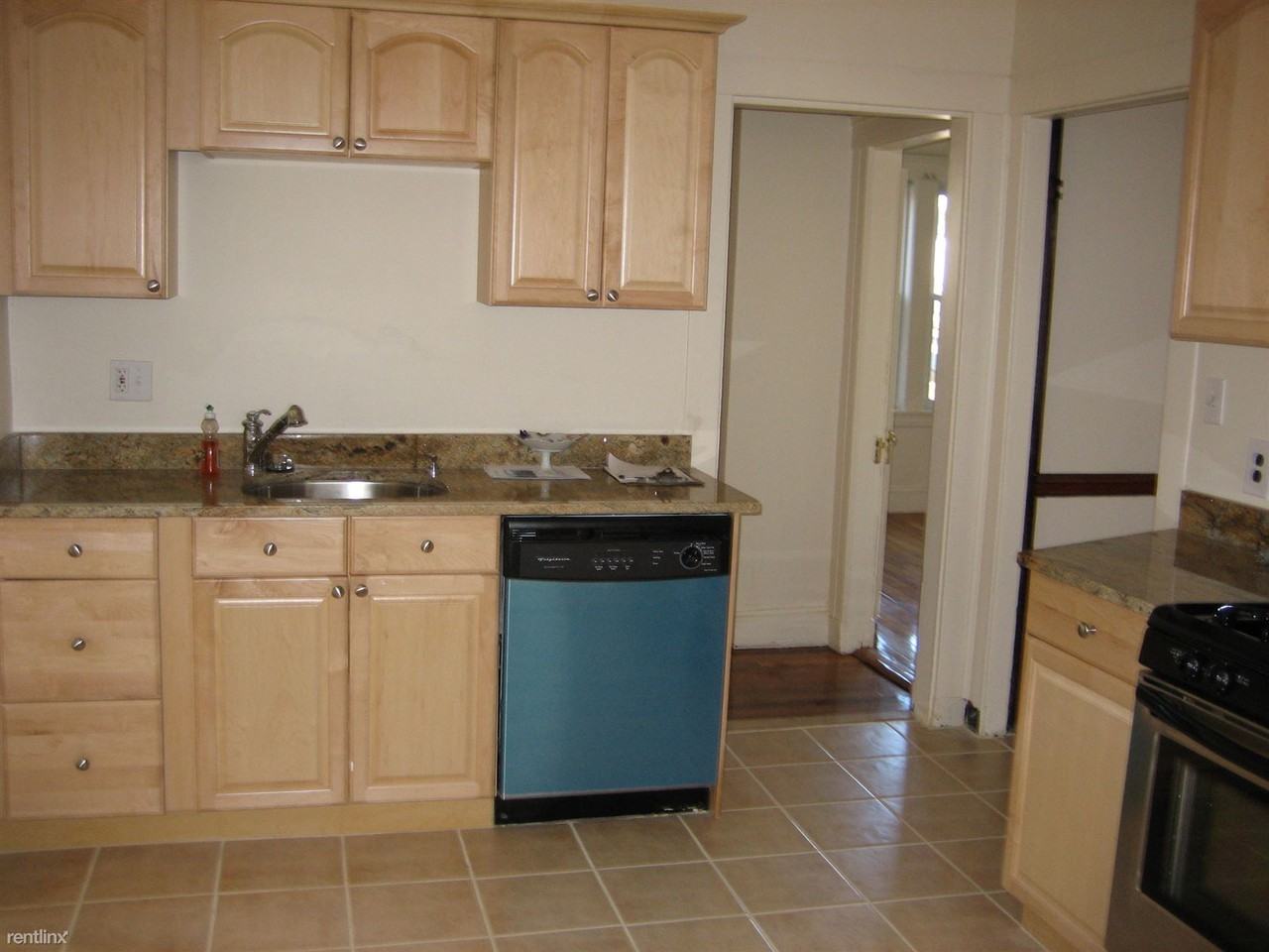128 Nichols Ave - Photo 3 of 7