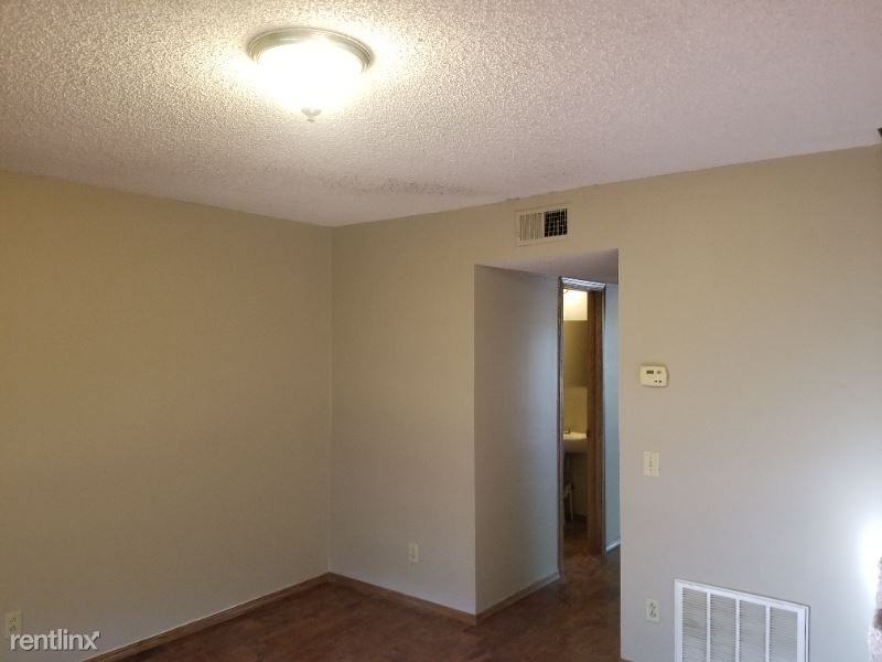 323 N Madison Ave - Photo 2 of 31