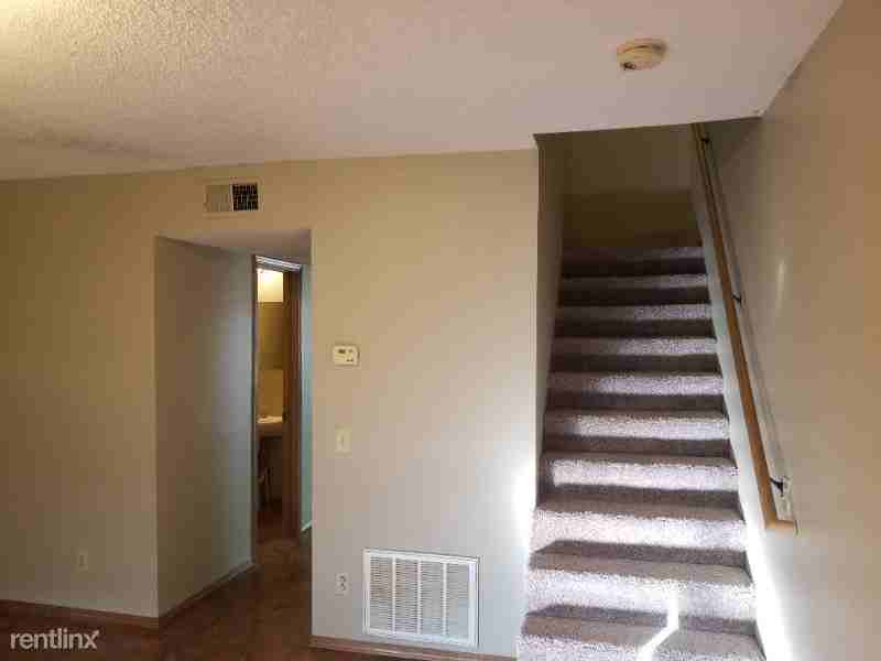 323 N Madison Ave - Photo 3 of 31