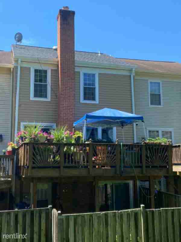6165 Green Hollow Ct - Photo 2 of 7